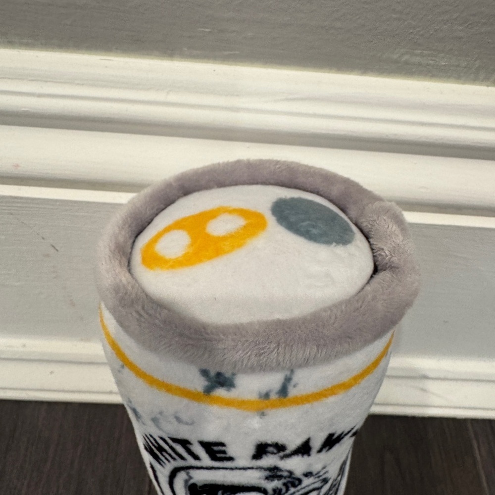 NWOT White Paw Claw Mutt Mango Dog Pet Toy Seltzer- Yellow and Gray - Picture 2 of 4